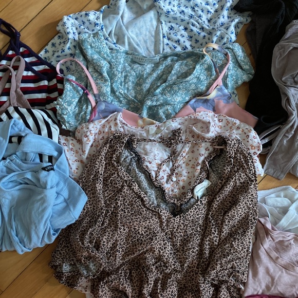 18 various brands of tops. - Picture 5 of 6